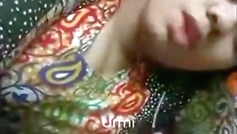 Desi Girl Urmi Showing Her Wet Pussy On Video Call