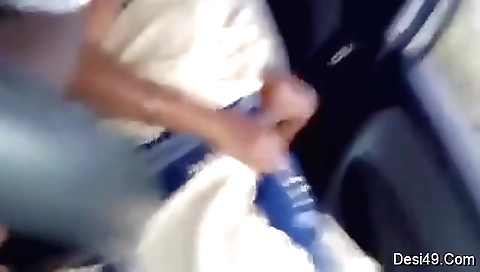 Exclusive- Horny Telugu Bhabhi Boob And Pussy Fingering By Hubby While He Is Driving Car