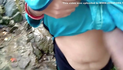Ajnabi Ne Jungle Me Sonal Bhabhi Ki Choot Me Ungli Dalkar Maza Diya - Leigh Darby