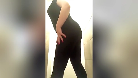 Sexy Gym Girl Masturbates In The Gym Locker Room Until Caught