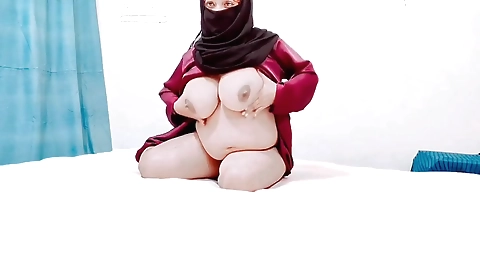 Arab Niqab Queen Showing Big Tits