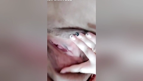Today Exclusive -sexy Tiktoker Shows Her Boobs And Pussy