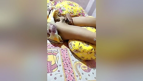 Desi Bhabhi Rubbing Her Pussy