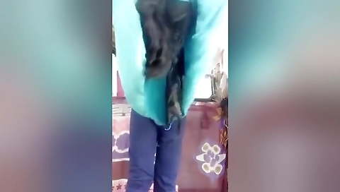 Today Exclusive -desi Village Girl Shows Boobs And Pussy