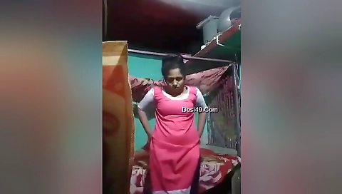 Today Exclusive -desi Village Girl Shows Her Boobs And Pussy
