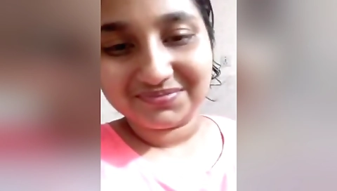Sexy Mallu Girl Showing Her Boobs 2