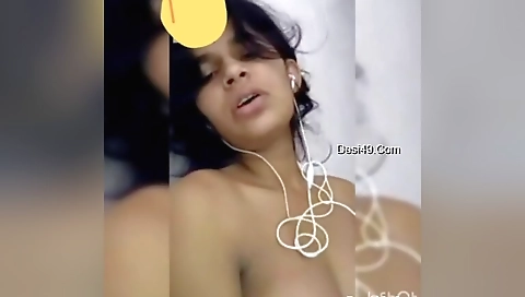 Today Exclusive- Horny Desi Girl Showing Her Boobs And Wet Pussy On Video Call 2