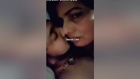 Today Exclusive- Sexy Bbw Bhabhi Ridding Lover Dick