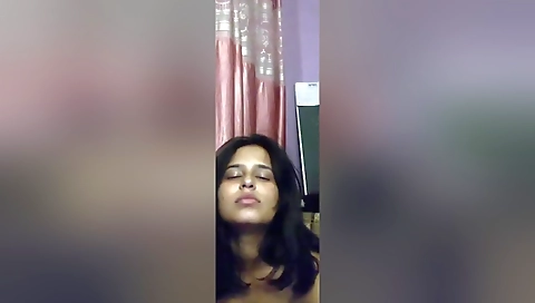 Sexy Indian Girl Sanjana Shows Her Boobs On Video Call 2