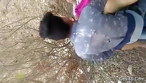 Today Exclusive- Desi Randi Bhabi Outdoor Sex With Young Guy Clear Hindi Audio