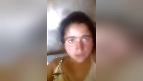 Paki Wife Shows Pussy