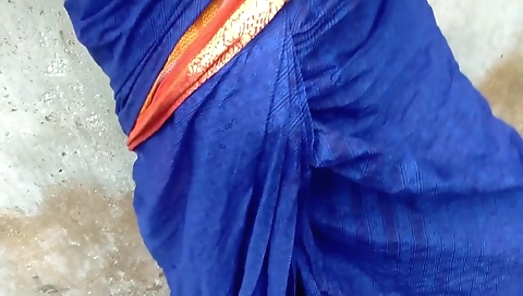 Sonali Bhbahi Quick Big Ass Flash In Jungle