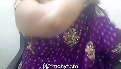 Huge Boobs - Amazing Big Boobs Of Desi Indian Bhabhi
