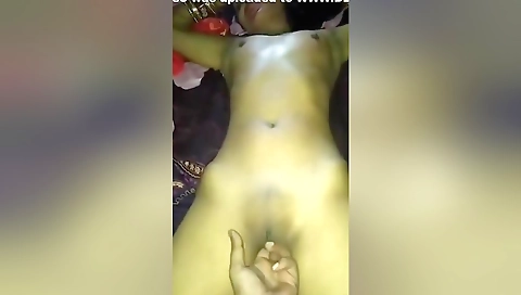 Today Exclusive -sexy Bhabhi Boobs Pressing And Fingering