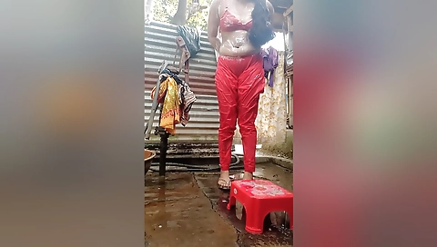 Today Exclusive -sexy Figure Desi Girl Shows Her Nude Body And Bathing 1