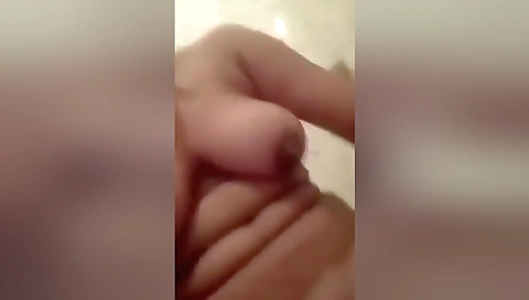 Today Exclusive -desi Girl Shows Her Boobs And Pussy
