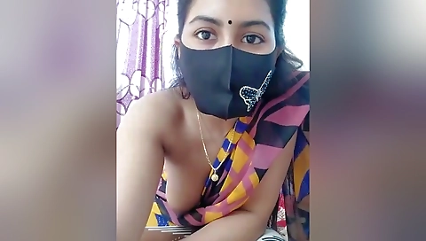 Today Exclusive -sexy Girl Shows Her Boobs On Cam Show