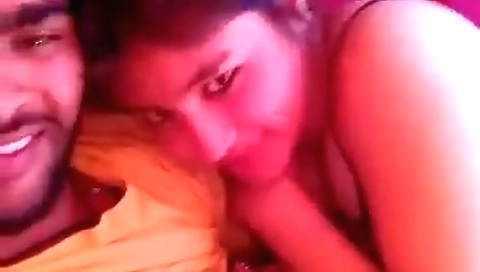 Exclusive- Desi Lover Romance And Bf Showing Her Gf Boobs And Pussy