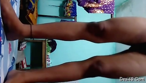 Desi Girl Showing Her Pussy