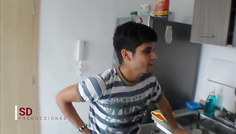 No Tengo Con Que Pagar Al Plomero Su Trabajo Y Le Ofrezco Mi Cuerpo- Porno En Espanol