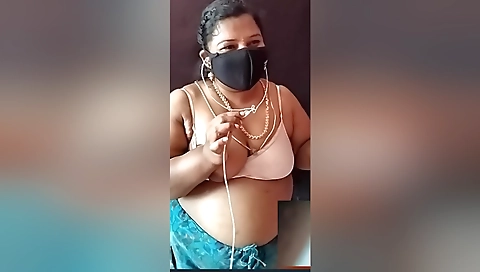 Onlinesex - Tamil Aunty Talking With Customer