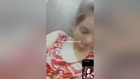 Today Exclusive -cute Desi Girl Shows Her Boobs On Vc