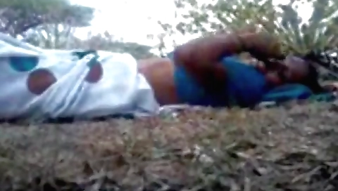 Today Exclusive- Desi Village Bhabhi Blowjob And Outdoor Fuck