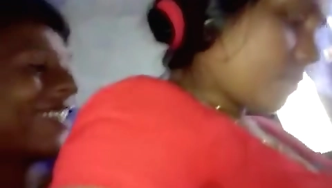 Exclusive- Desi Randi Bhabhi Showing Her Boobs