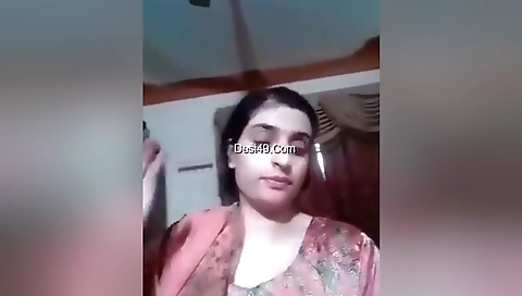 Today Exclusive- Paki Girl Record Her Nude Video