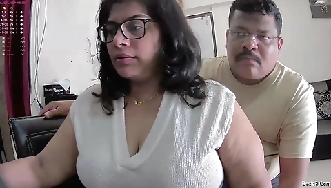 Famous Desi Bbw Bhabhi Boobs Sucking And Pussy Licking On Cam Show