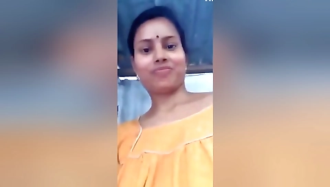 Desi Bhabhi Shows Her Big Boobs And Pussy