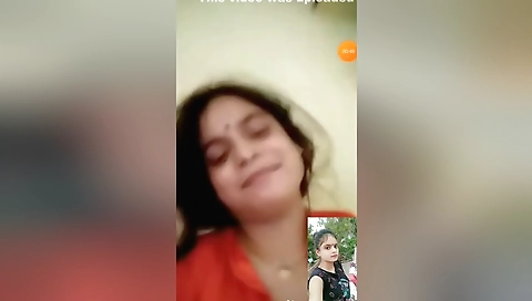 Today Exclusive -desi Girl Shows Her Boob On Vc 4