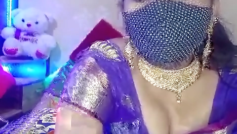 Today Exclusive- Sexy Bhabhi Showing Her Boobs And Pussy 1