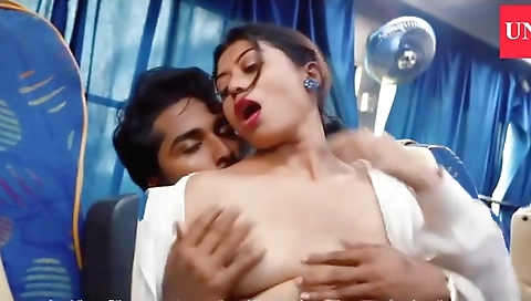 Girlfriend Has Hardcore Sex In Bus