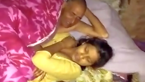 Today Exclusive- Desi Old Man Try To Sex With Step sons Wife