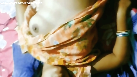 Desi Bhabhi Ne Mere Lund Se Chudwayi Or Mal Pet Pe Nikal Dia