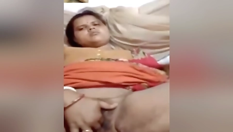 Today Exclusive -horny Bhabhi Shows Her Boobs And Fingering 1