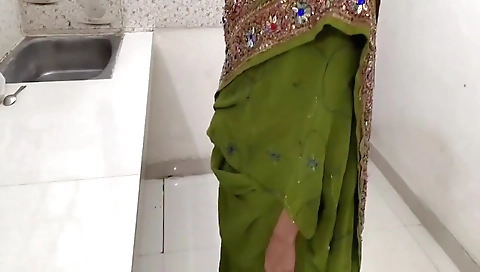 Indian Hot Stepmom Has Hot Sec With Stepson In Kitchen!Step father Doesnt Know With Clear Audio Indian Desi Stepmom Dirty Ta