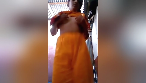 Today Exclusive- Cute Bangla Girl Showing Her Boobs