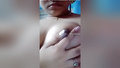 Today Exclusive- Horny Desi Girl Record Her Nude Selfie 2
