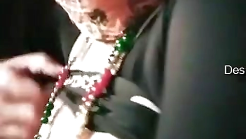 Today Exclusive- Sexy Desi Girl Showing Her Boobs