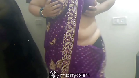 Horny Desi Indian Seducing Her Boss On Videocall