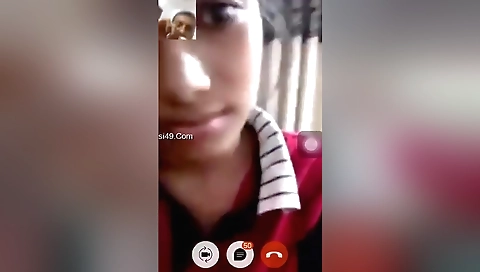 Today Exclusive- Cute Lankan Girl Showing Boobs On Video Call