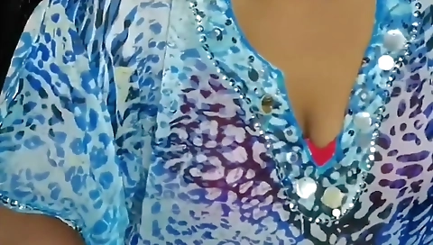 Sri Lankan Milf Cam Session With Her Fans ශානි අක්කිගෙ කැම් ශො එක