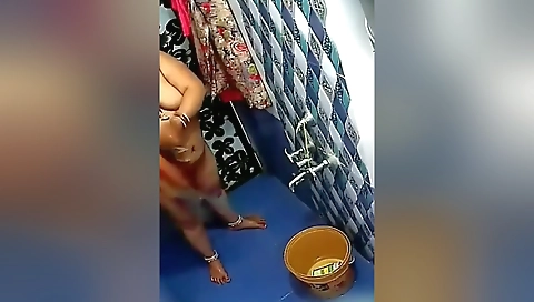 Today Exclusive- Desi Bbw Bhabhi Bathing Record In