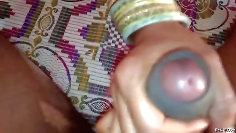 Today Exclusive- Desi Hot Wife Boob Pressing And Hard Fucked By Hubby