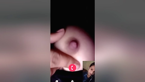 Today Exclusive- Sexy Bihari Girl Showing Her Boobs On Video Call 1