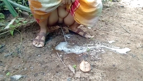Desi Indian Outdoor Public Pissing Video Compilation