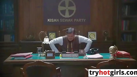 Indian Hot Secretary Ki Jabardast Chudai Netaji Ke Bangle Me