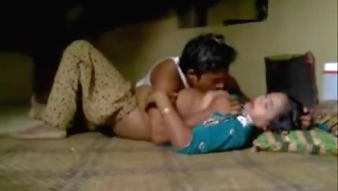 Chennai Aunty Extramarital Affair Caught On